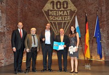 Heimatminister Albert Füracker und Kunstministerin Prof. Dr. med. Marion Kiechle prämieren 100 Heimatschätze